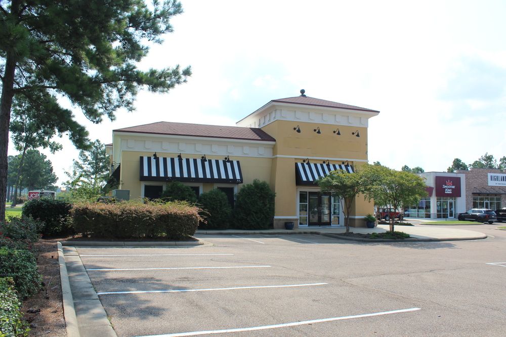 Former Corner Bakery: 108 Market St, Flowood, MS 39232